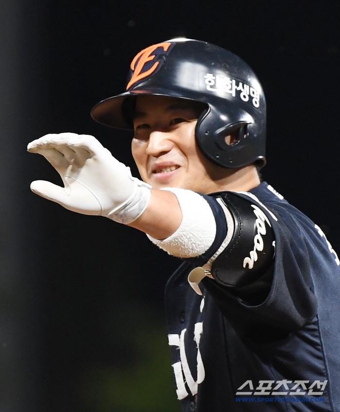  Choi Jae-hoon makes a timely RBI single