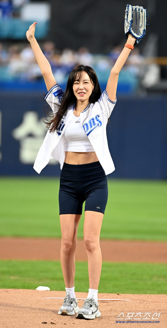  Hong Soo Hyun, did I throw the first pitch well