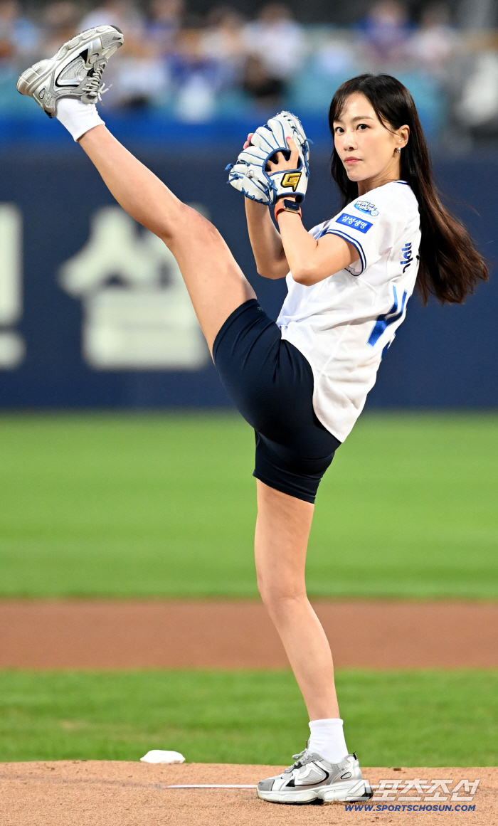  Hong Soo Hyun, everyone is surprised by the windup!