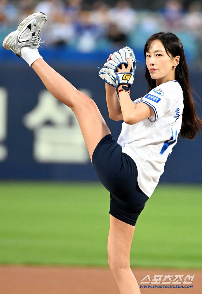  Hong Soo Hyun's beautiful windup