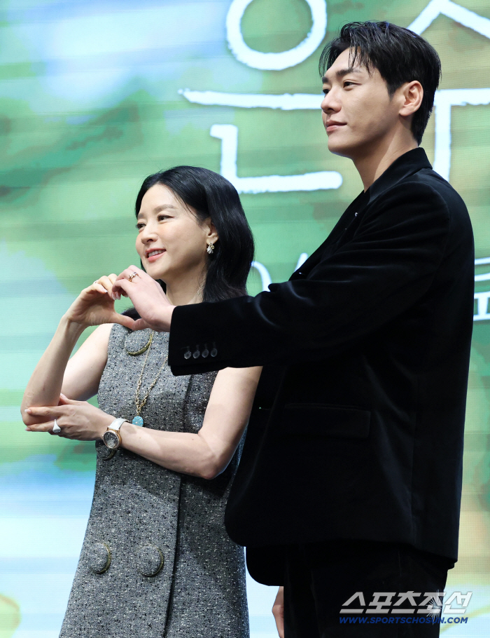  Lee Young-ae, Kim Young-gwang, a heart we make together