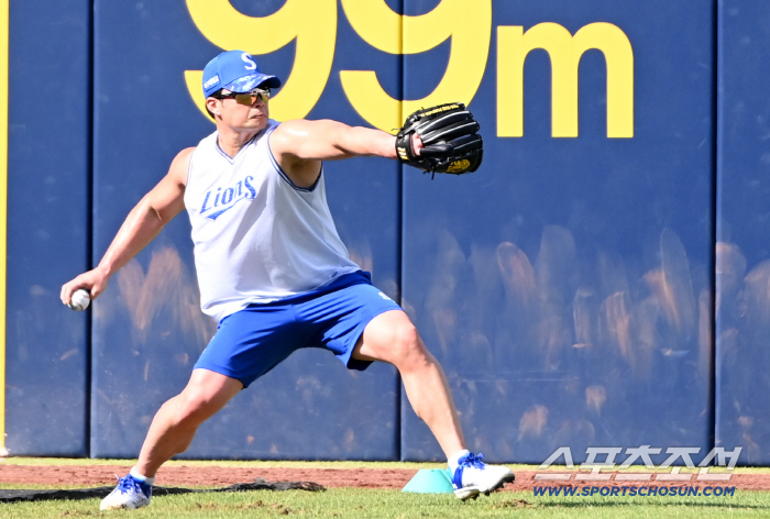  Oh Seung-hwan, sleek pitching form