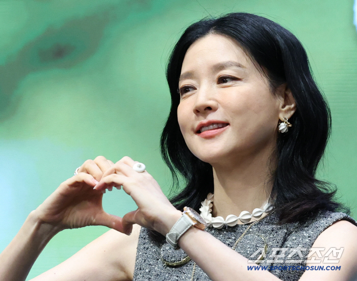  The return of the melodrama queen Lee Young-ae