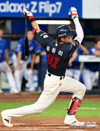  Yoon Dong-hee, two-run timely hit by a bases-loaded chance, bam!