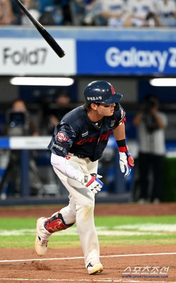  Yun Donghee hits a two-run turnaround