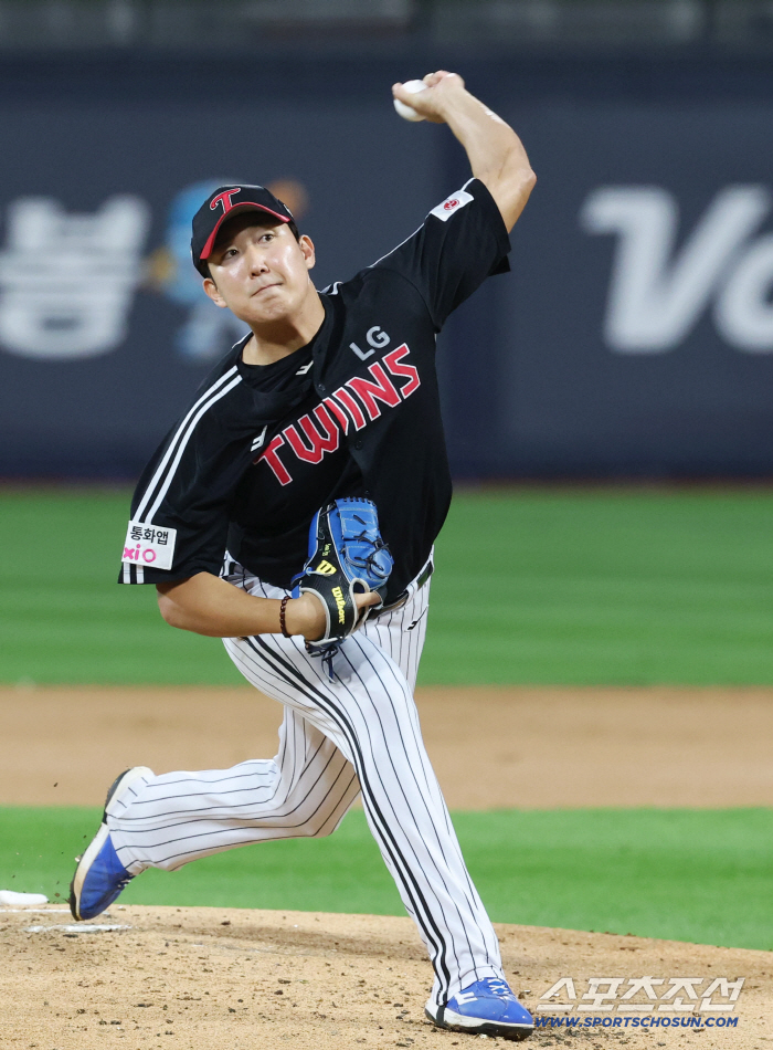 Rain stops 107 minutes → LG scored eight points with four home runs ending at 1142 p.m. LG won 10-6 against KT → Secured second place → Magic Number 8