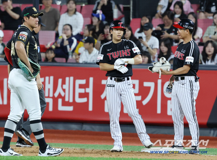 Rain stops 107 minutes → LG scored eight points with four home runs ending at 1142 p.m. LG won 10-6 against KT → Secured second place → Magic Number 8