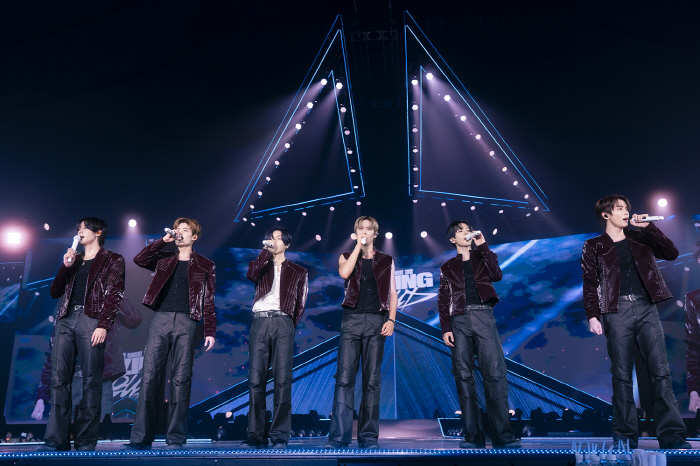 RIIZE Sets Record with Tokyo Dome Solo Concert