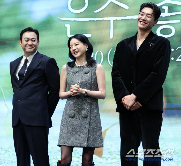 Lee Young-ae Makes Long-Awaited Comeback in ‘Walking On Thin Ice’