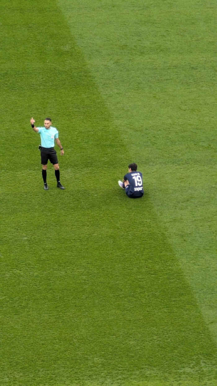Shock breaking news! Lee Kang-in is in a lot of pain → Chances are he will miss the Champions League...PSG's line-up of bad news is in a state of emergency