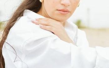 Should be suspected of this disease, the throbbing sound of your shoulder, the stabbing pain
