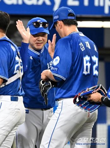 The smell of autumn vibrates in Daegu! Samsung, Lotte beat 1.5G and are aiming for fourth place → Coach Park Jin-man was a very important game