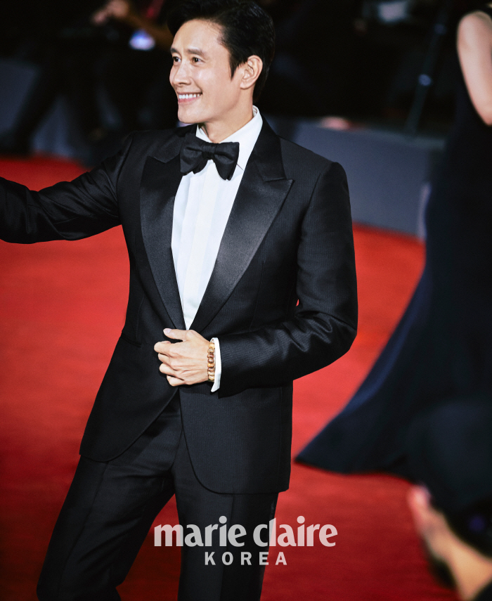 Lee Byung-hun Represents Korea with Style and Grace at Venice Film Festival