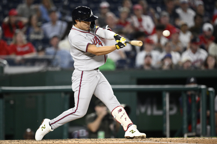 This time, I'll show you a double plus three consecutive hits Waverpick Kim Ha-sung, who is becoming Atlanta's treasure, is consistent in his first double blast