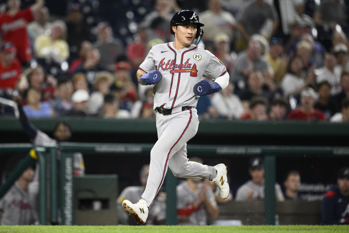This time, I'll show you a double plus three consecutive hits Waverpick Kim Ha-sung, who is becoming Atlanta's treasure, is consistent in his first double blast