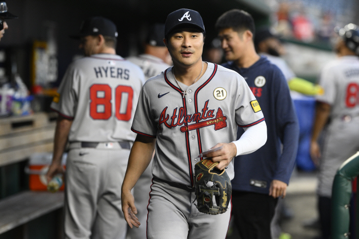 This time, I'll show you a double plus three consecutive hits Waverpick Kim Ha-sung, who is becoming Atlanta's treasure, is consistent in his first double blast