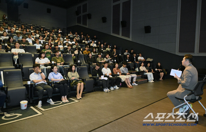 Watch all-power sprint groups → Town Hall meeting Yoo Seung Min chairman 200 days, communication with the Korea Sports Association UP!
