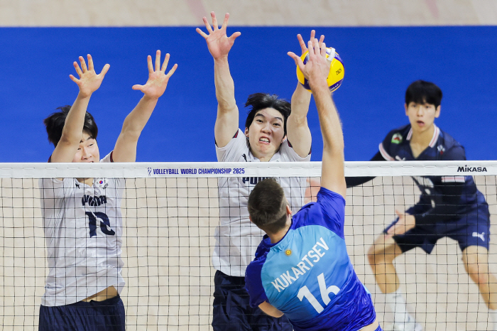 We fought hard, but it's too bad South Korean men's volleyball confirmed to be eliminated from the round of 16 after two consecutive World Championships