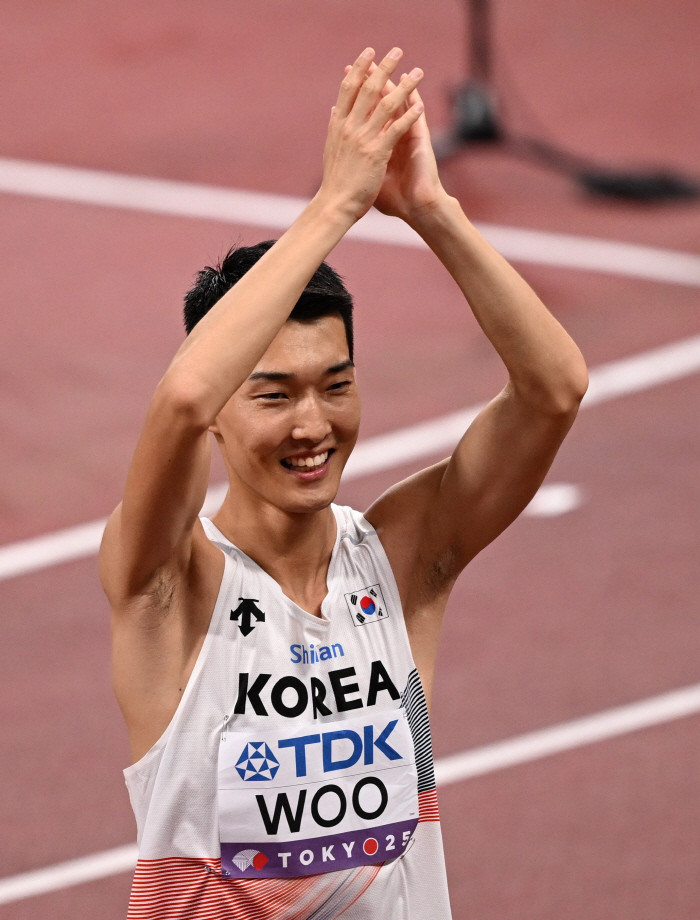 What a waste! 2cm Woo Sang-hyuk World Championship 2m34, Shining! Smile Jumper's golden sportsmanship 