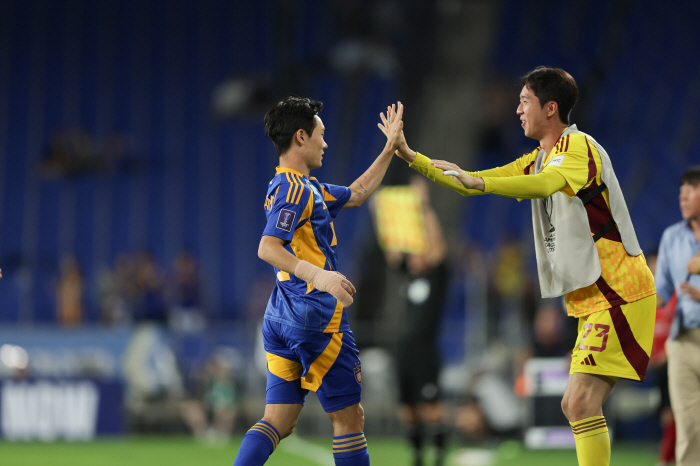  Um Won-sang's equalizer → Heo Yul's reversal theater goal best friend Seo Jung-won Magic → Shin Tae-yong's unexpected joy...Ulsan's first appearance, Chengdu 21 come-from-behind victory
