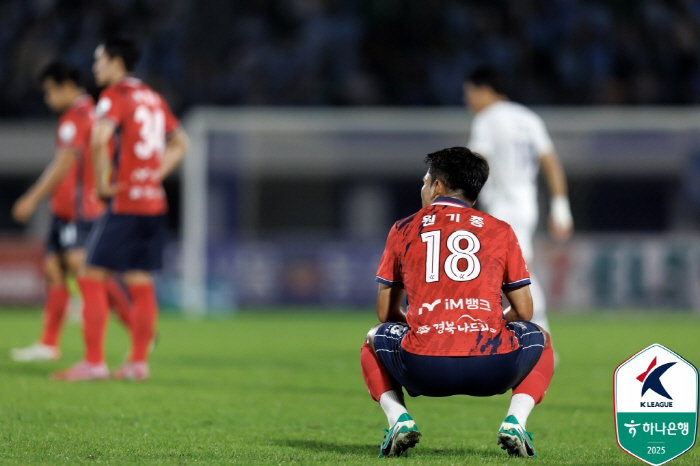 Ahead of the match against Jeonbuk Hyundai, which lost all two games this season, the shock of two consecutive losses...Kimcheon Sangmu faced the biggest crisis of the season