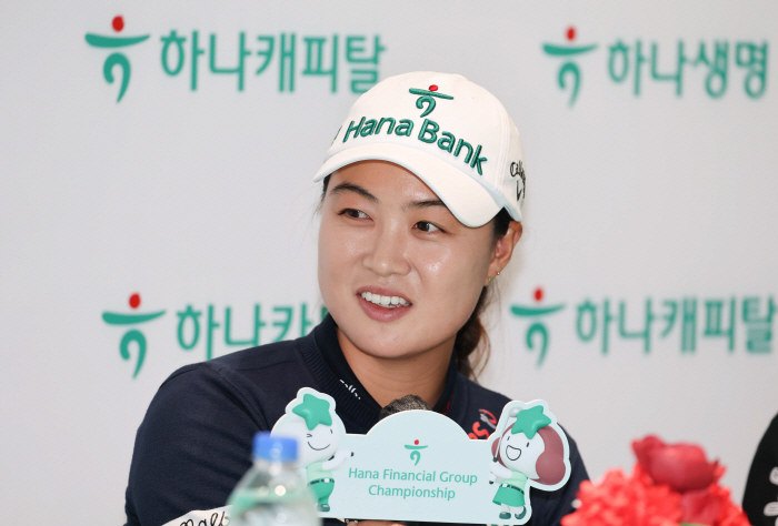Amazing aunts (?) are in Cheongna. KLPGA stars are full of hearts