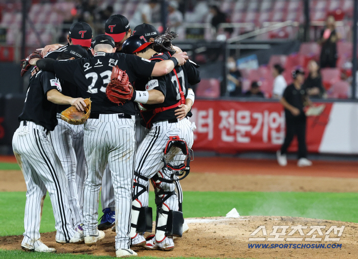 A big ball that went off even after a 107-minute break. He won by scoring eight points with four home runs. Magic Number 8 Chanting Lee Ji-gang finished the difficult game well until the end