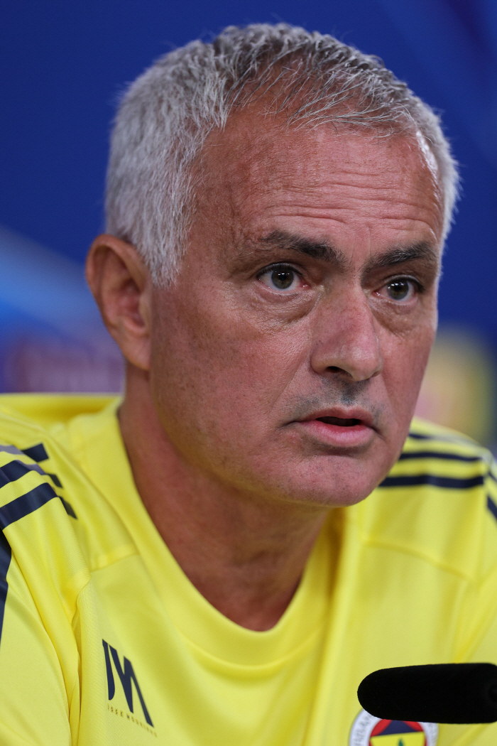  Mourinho Rehires Miracle Rehiring in 3 Weeks of Agreement to Benfica