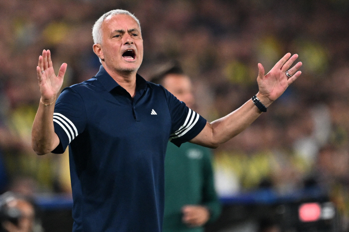  Mourinho Rehires Miracle Rehiring in 3 Weeks of Agreement to Benfica