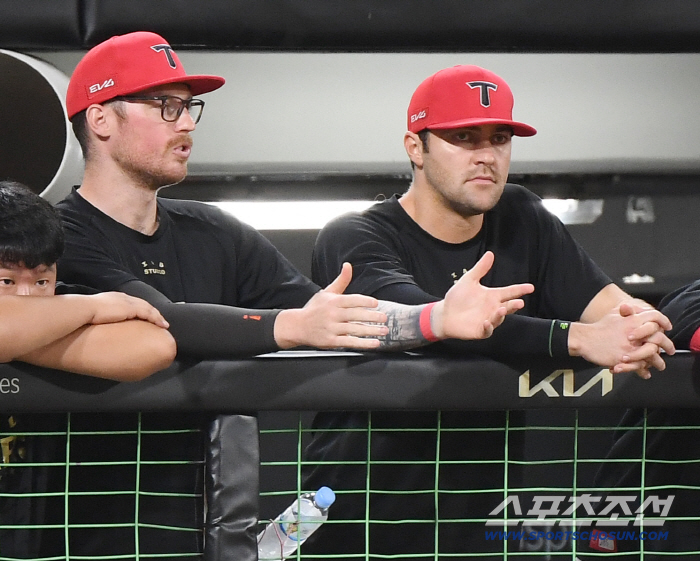 Coach Lee Bum-ho answered with 25 runs and one point…I don't think the players are preparing for it, lethargic