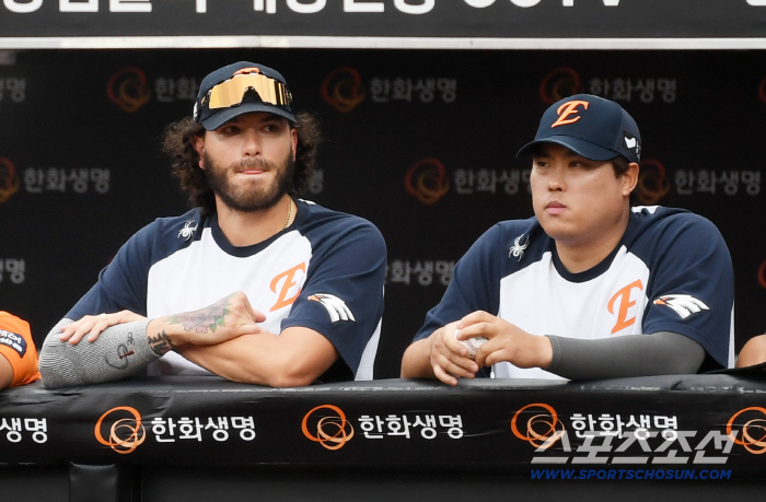 Hanwha KBO is behind in its first attempt...Heavy rain in Gwangju increased the possibility of doubleheader on the 18th 