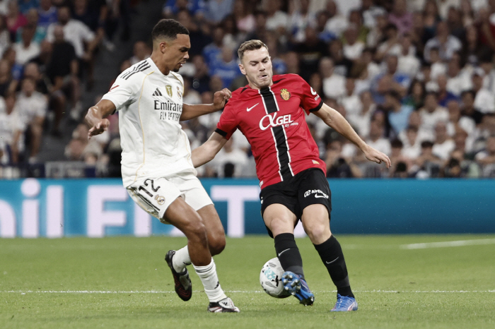 I brought him in while he was being criticized... Real Madrid is doomed! Traitor-stigmatized Alexander Arnold collapsed in three minutes