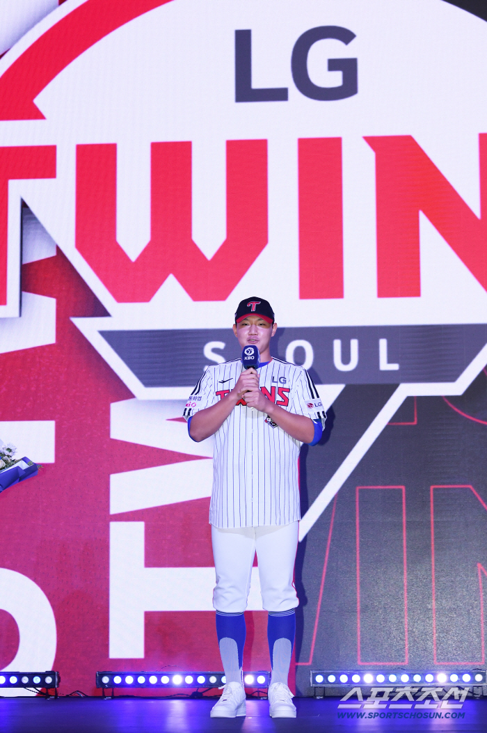 I think I'm very lucky. The head of the car caught him in surprise. The first candidate is nominated for 8th place. Is he going to be the next Kim Youngwoo