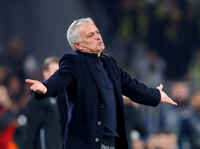 Is ruthless Benfica returning to Portugal after 14 years of mentioning Mourinho after replacing Raj right after his first loss of the season?