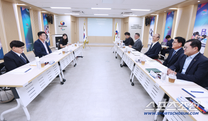Kim Dae-hyun, the second vice minister of the Ministry of Culture, Sports and Tourism, visited the Sports Council for the Disabled for the first time since taking office, thoroughly prepared the IPC general meeting and actively supported the Paralympic team. 