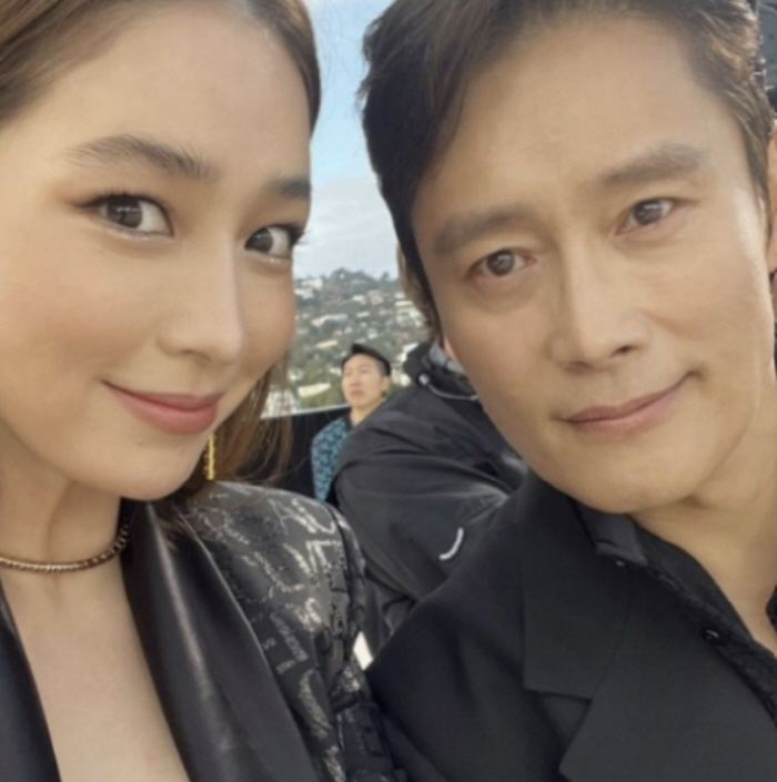 Lee Min-jung ♥ Lee Byung-hun was practicing and acting badly. The couple's acting was so funny that he couldn't do it