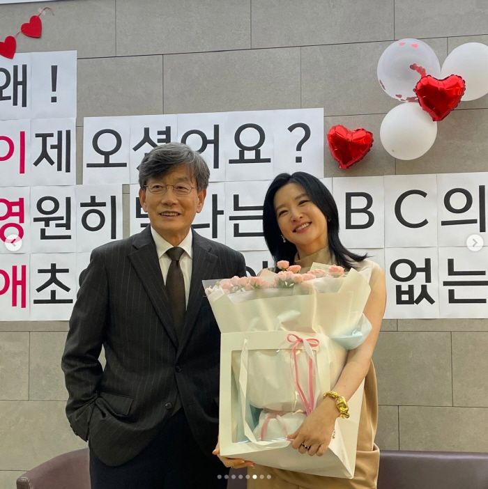 Lee Young-ae met Son Seok-hee for the first time in 25 years..MBC Legends' shining two-shot
