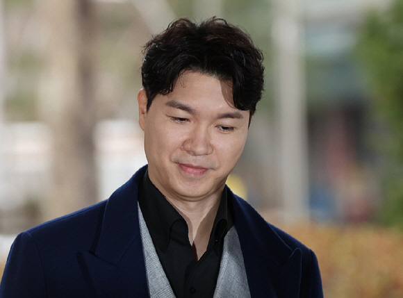 Park Soo-hong's brother and his wife's appeals court resumed today (17th)…Court 'Reveal the reason for the property gap' 