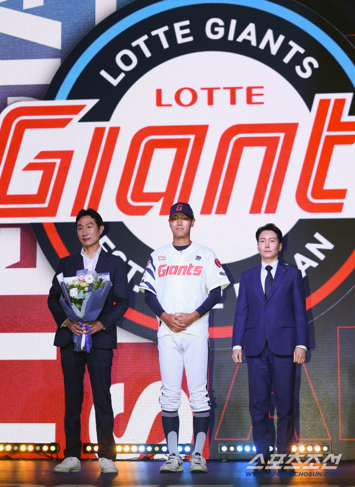  Dongsan High School's Shin Dong-gun, Park Jun-hyuk, General Manager Lotte Mirae
