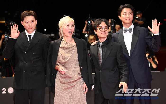  Kim Sungchul, Lee Hyeyoung, Mingyu Dong director Yeon Woojin, Boo Gukje is here
