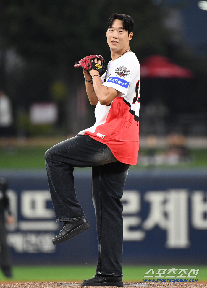  Lee Jae-sung's 8th birthday pitch for the track and field gold medal at the Summer U Games