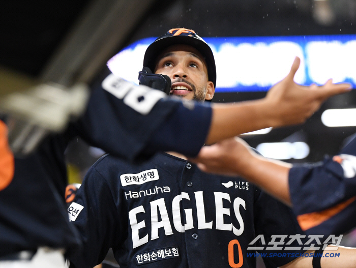  Liberato with two-run shot