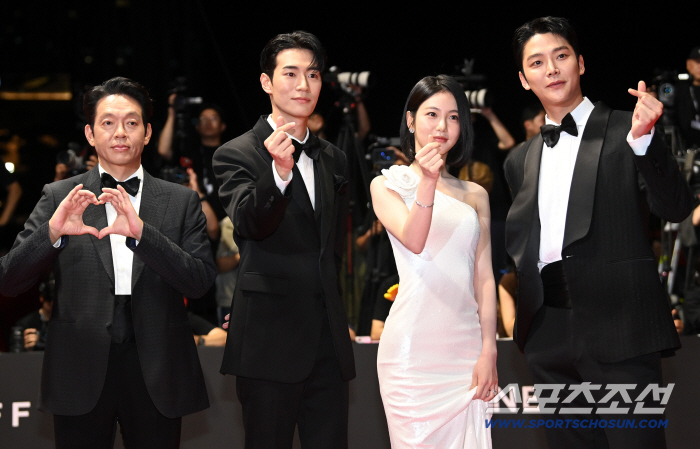  Park Jihwan, Park Seoham, Shin Yeunwoon, take a heart