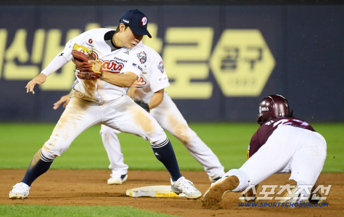  Park Jun-soon and Lim Ji-yeol stopped stealing