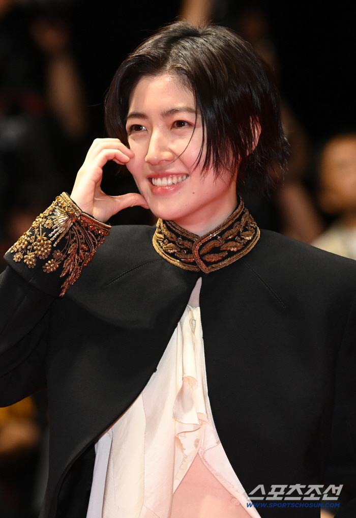 Shim Eunkyung's charming cheek heart
