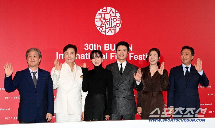 Lee Byung-hun & Son Ye-jin Shine in Park Chan-wook’s Opening Film at BIFF 2025