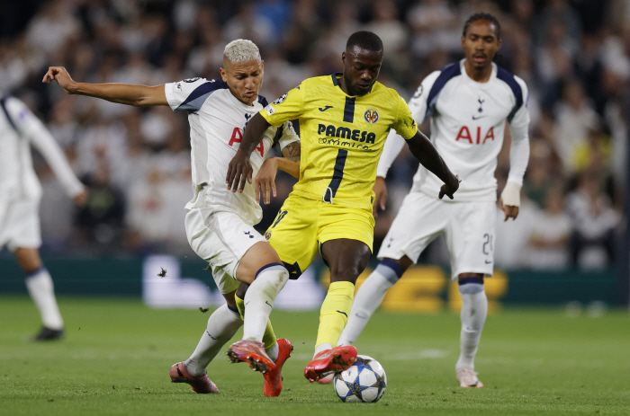  Endless ridicule from Tottenham fans! I know what you are like to the former Arsenal player who made a mistake