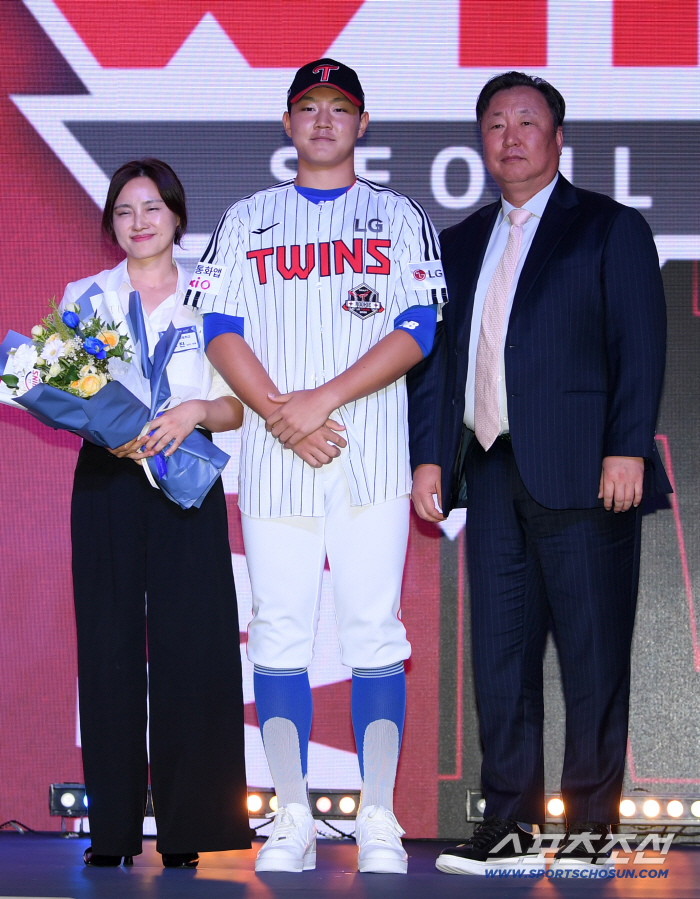 Unexpected! Unexpected! The second Choi Jung Soo-bin shook the board...Park Seokmin's son, Park Junhyun, No. 1 Kiwoom 