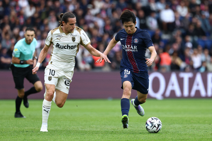 Wow! The heaven is helping PSG Lee Kang-in's injured ankle. It's not that serious. Immediately participated in the training. The possibility of participating in UCL, UP UP UP UP!