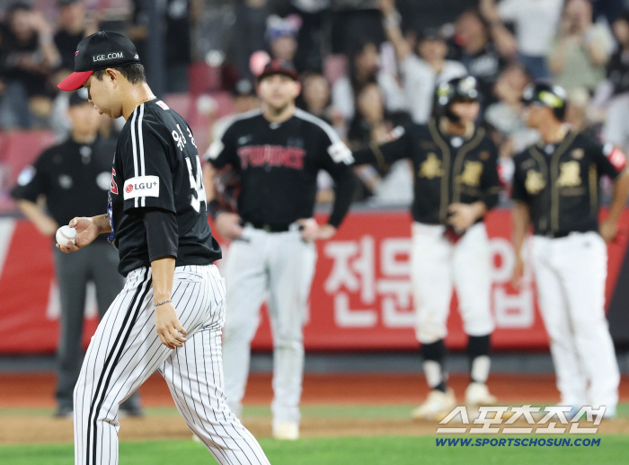 Yoo Young-chan, don't tell me you're going to lose your S chance because you're leading by 5 points. Three hits, two walks and two runs in one inning. Can LG win at the last minute be the biggest variable?